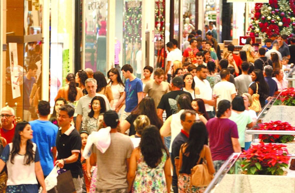 Estima-se que o Natal movimente R$ 35,9 bilhões no comércio varejista — Foto: Frederico Haikal/Hoje em Dia