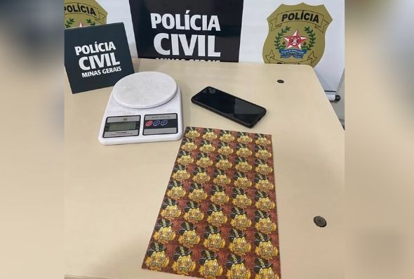 Polícia apreendeu mil micropontos de LSD — Foto: Polícia Civil/Divulgação