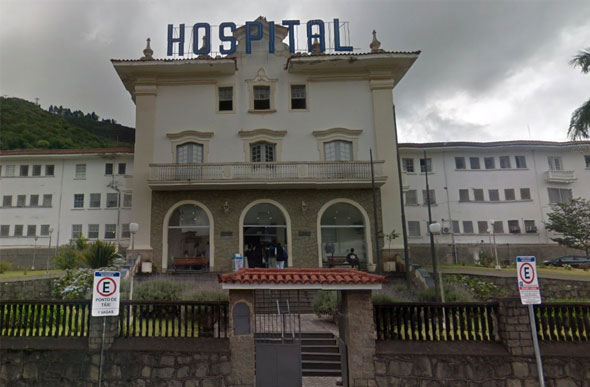Bebê chegou morto a Santa Casa — Foto: Google Street View
