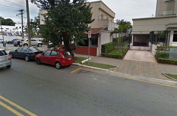 Rua onde o morador de rua sofreu ataque — Foto: Google Street View/reprodução