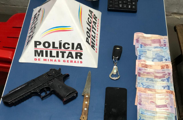 Os itens foram apreendidos pela Polícia Militar./ Foto: Polícia Militar/Divulgação