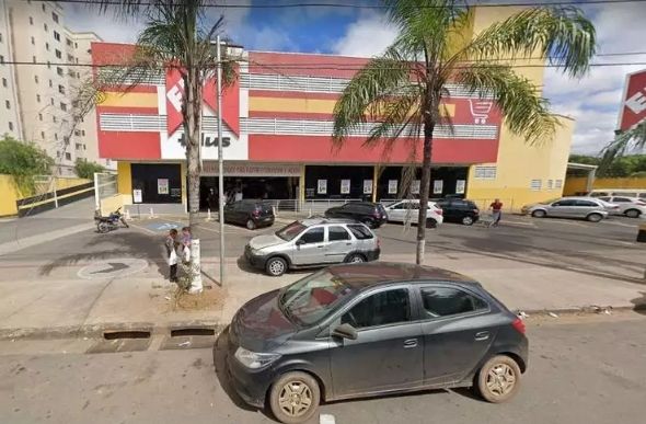 Homem tocou cintura e nádegas de uma mulher dentro de supermercado da capital mineira, segundo a jovem (foto: Reprodução/Google Street View)