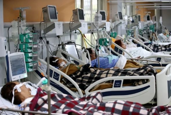 Pacientes internados com Covid-19 no hospital Nossa Senhora da Conceição, em Porto Alegre, durante a pandemia do novo coronavírus no Brasil. - Foto de 11 de março de 2021 — Foto: Diego Vara/Reuters