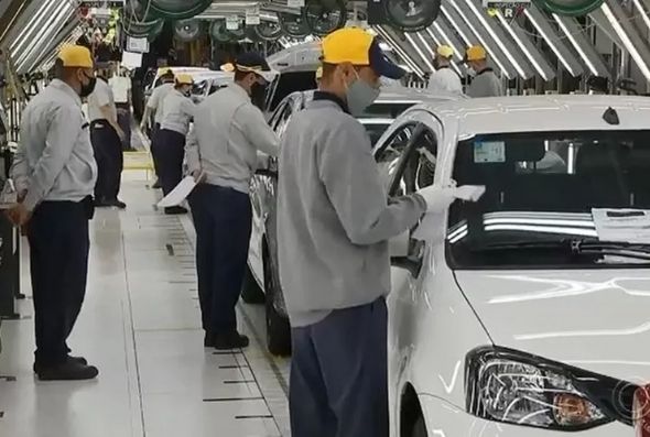 Trabalhadores da Toyota nas fábricas de Sorocaba e Porto Feliz — Foto: Reprodução/TV TEM