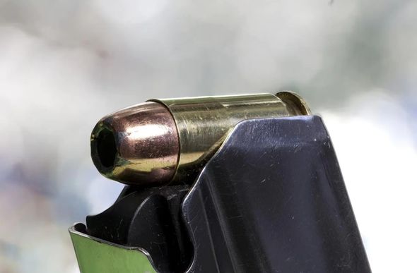 Foto ilustrativa de arma com munição — Foto: Pixabay