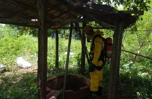 Corpo resgatado pelos bombeiros de Januária — Foto: Corpo de Bombeiros/ Divulgação