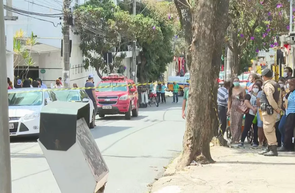 Área foi isolada pela Polícia Militar — Foto: TV Globo / Reprodução