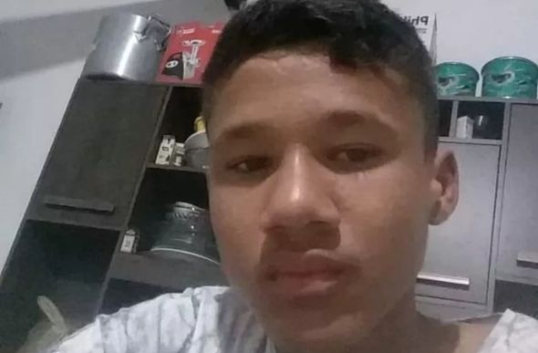 Gabriel Gustavo Brito, de 15 anos, morreu após levar um tiro na cabeça em Pedro de Toledo, SP — Foto: Reprodução/Facebook