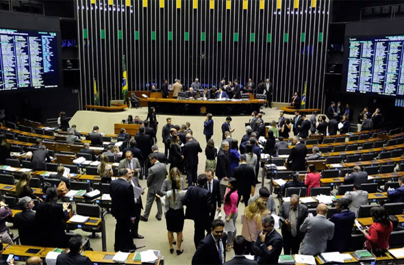 Deputados reunidos no plenário durante a sessão dessa quarta-feira (5) — Foto: Luis Macedo/Câmara dos Deputados