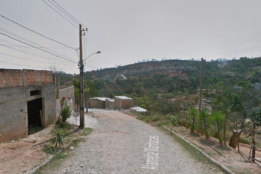 Crime aconteceu na Alameda Maritacas, em Ribeirão das Neves./ Foto: Street View/Reprodução