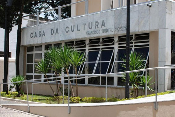 O Arte Brasil acontece na última segunda do mês, às 20h30 na Casa da Cultura