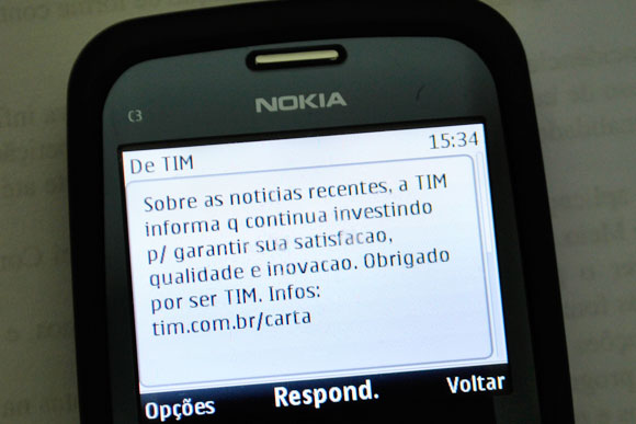 Através de SMS a TIM está informando os clientes que está investindo na melhoria do serviço prestado / Foto: Juliana Nunes