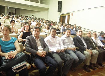 Autoridades marcam presença no seminário Drogas Por quê? - Foto: Cíntia Rezende