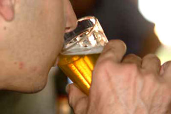 Venda de bebida alcoólica a menores pode ser criminalizada