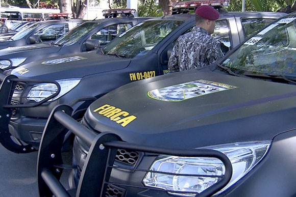 Viaturas da Força Nacional estão em operação na cidade / Foto: Reprodução TV Globo