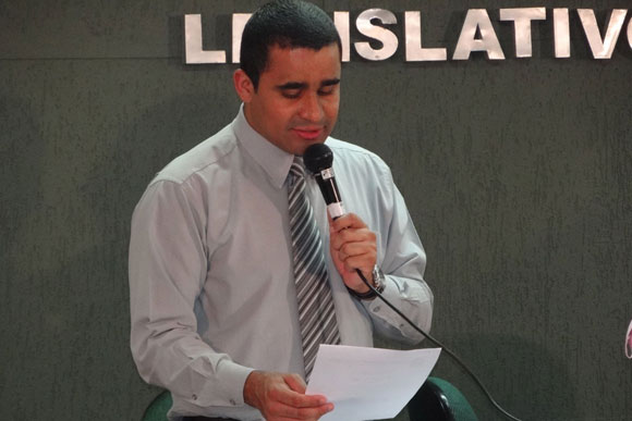 Vereador Pastor Fabrício em reunião da Câmara / Foto: Divulgação