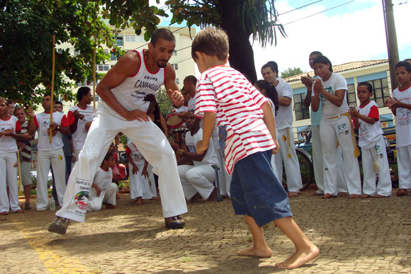 Projeto envolve capoeira e a comunidade / Foto: Arquivo Prefeitura