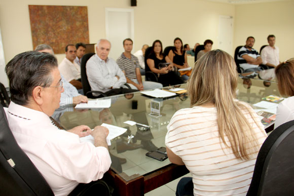 Reunião aconteceu no gabinete do prefeito Marcio Reinaldo / Foto: Divulgação 