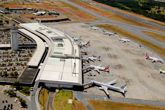 Obras na pista do aeroporto de Confins atrasam voos / Foto aeroporto: Google 