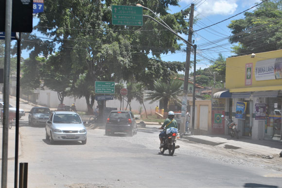 Rua ainda sofre com poeira mesmo depois de ser lavada e varrida / Foto: Marcelo Paiva  