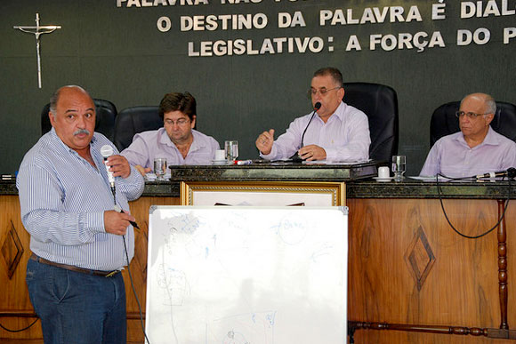 Secretário explica que reajuste se trata de realinhamento do imposto / Foto: Divulgação Câmara