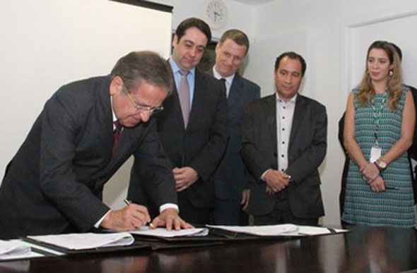 Presidente do TRE-MG e vice-presidente da Cemig assinaram convênio de cooperação / Foto: TRE-MG 
