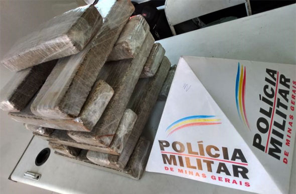 As drogas encontradas foram apreendidas pela polícia./ Foto: Divulgação/Polícia Militar