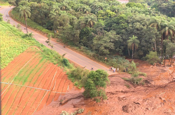 Atualmente, há três estradas de Brumadinho que estão completamente bloqueadas./ Foto: Divulgação Cemig