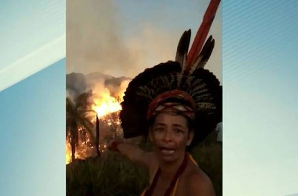 Incêndio atingiu mata próxima à aldeia Naô Xohã na Região Metropolitana de Belo Horizonte./ Foto: Record TV Minas
