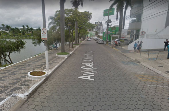 O jovem foi surpreendido na região central de Sete Lagoas./ Foto: Google Street View/Reprodução