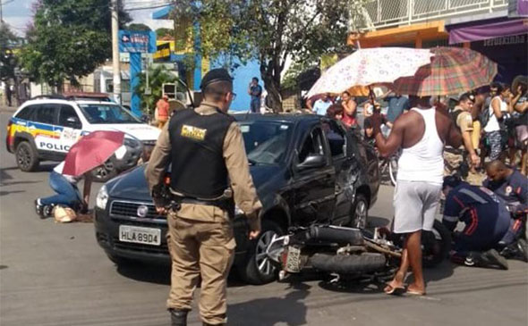 Acidente que aconteceu na Rua Santa Juliana na tarde desse sábado (9) deixou quatro feridos/Foto: Enviada via Whatsapp