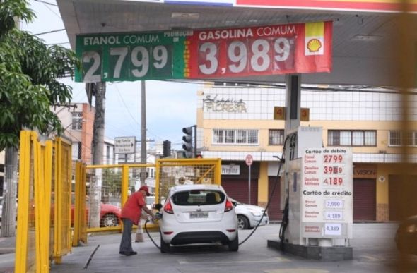 Em posto no Floresta, gasolina é encontrada a R$3,98 - Foto: Hoje em Dia/ Maurício Vieira /