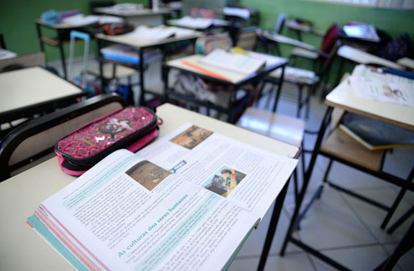Procon alerta que listas só podem conter itens necessários ao desenvolvimento das atividades pedagógicas — Foto: Arquivo ALMG/Guilherme Dardanhan