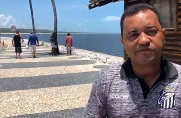 Vereador gravou vídeo em praia — Foto: Reprodução/Redes sociais