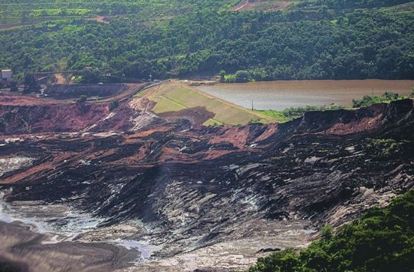 O rompimento da barragem em Brumadinho matou 270 pessoas, sendo que 11 ainda não foram encontradas — Foto: Moises Silva