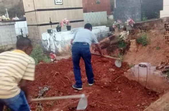 Prefeitura é condenada a indenizar família que teve que abrir cova para sepultar parente por falta de coveiro em MG — Foto: Eduardo Cicarelli / Jornal de Lavras