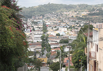 Dois são presos em Pedro Leopoldo após assalto à residência