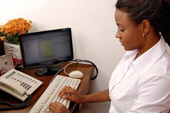 Vaga com contratação imediata para auxiliar financeiro / Foto: Divulgação