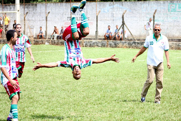 João Batista comemora o segundo gol do Fluminense / Foto: Futebol Mineiro