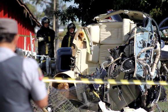 Helicóptero do cantor ficou destruído / Foto: Paulo Henrique Magri/Futurapress