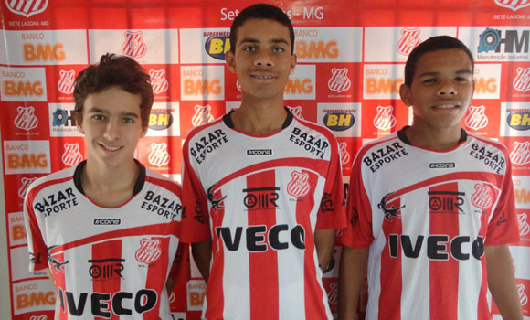 O goleiro João Vitor, o zagueiro Yuri e o lateral esquerdo João Pedro foram emprestados ao João Pinheiro Esporte Clube / Foto: Divulgação