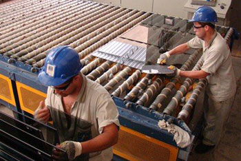 Vaga para auxiliar de produção sem experiência / Foto: Divulgação