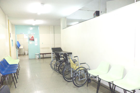 Parte interna do PA central que tem 10 cadeiras para medicação, além de 07 macas na sala de emergência / Foto: Divulgação