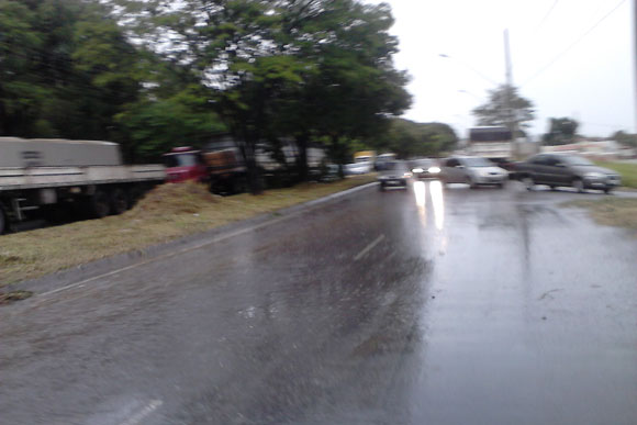 Após chuva trânsito fica complicado em Sete Lagoas / Foto: Juliana Nunes