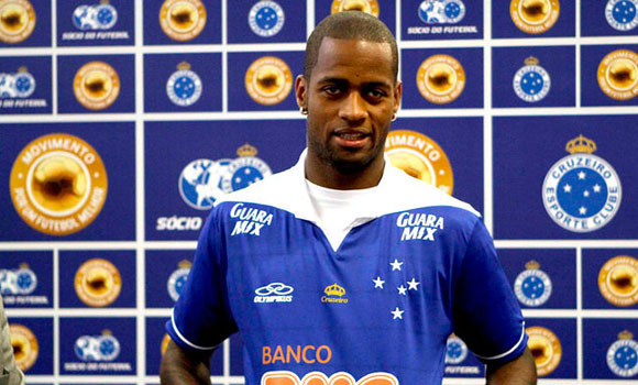 Dedé marca pela primeira vez pelo time em empate 2x2 / Foto:lancenet.com.br