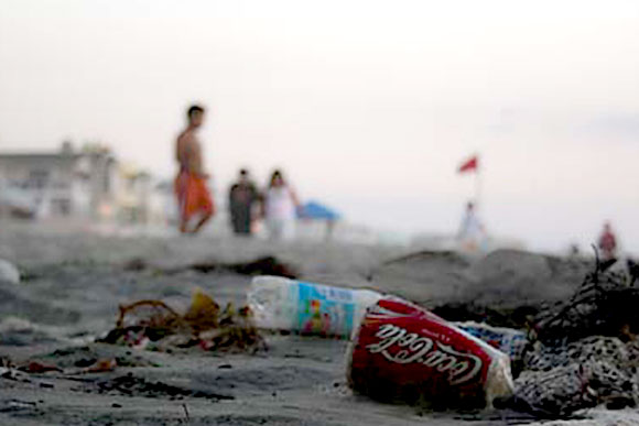 Fiscalização promete ser rígida com quem insistir em jogar lixo no chão / Foto: ecycle.com.br