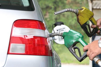 Postos de gasolina ainda não repassaram a isenção aos consumidores / Foto:tvmoginews.com.br