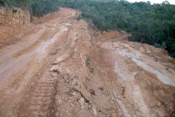 Até uma estrada foi aberta no local / Foto: Marconi Júnior
