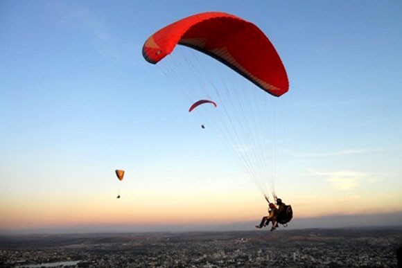 Instrutores vão tentar reversão da proibição dos voos duplos na serra / Foto: Divulgação 