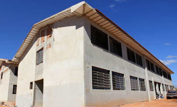 Escola Helena Branco no CDI II, obra foi finalizada mas há problemas de infraestrutura / Foto: Quin Drummond